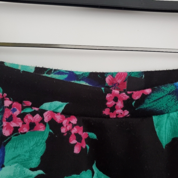 EUC Floral Skater Flare Skirt - Picture 4 of 5